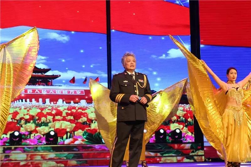 冯丹演员，演艺之路的璀璨之星